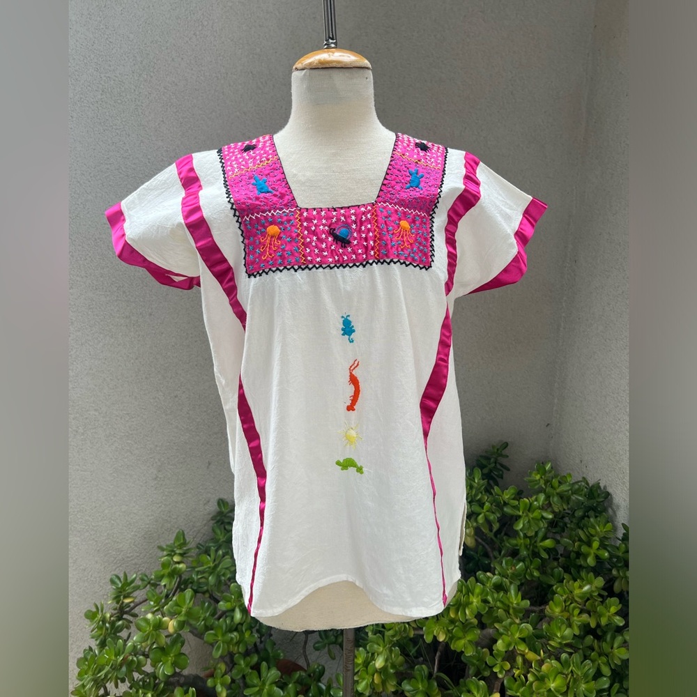 Mexican boho top Huipil style cotton hand embroidered white pink S/M